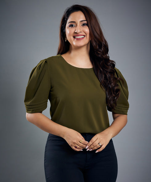 Back Scalloped Detailed Round Neck Top