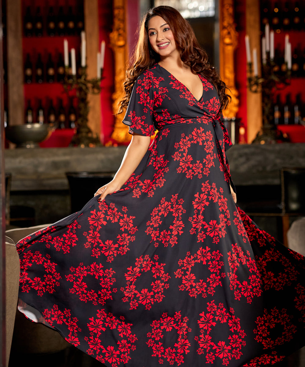 V-Neck Detailed Puffer Sleeve Maxi Dress