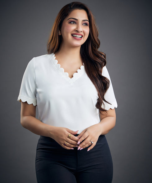 Scalloped Detailed Short Sleeve White Top