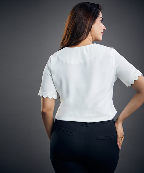 Scalloped Detailed Short Sleeve White Top
