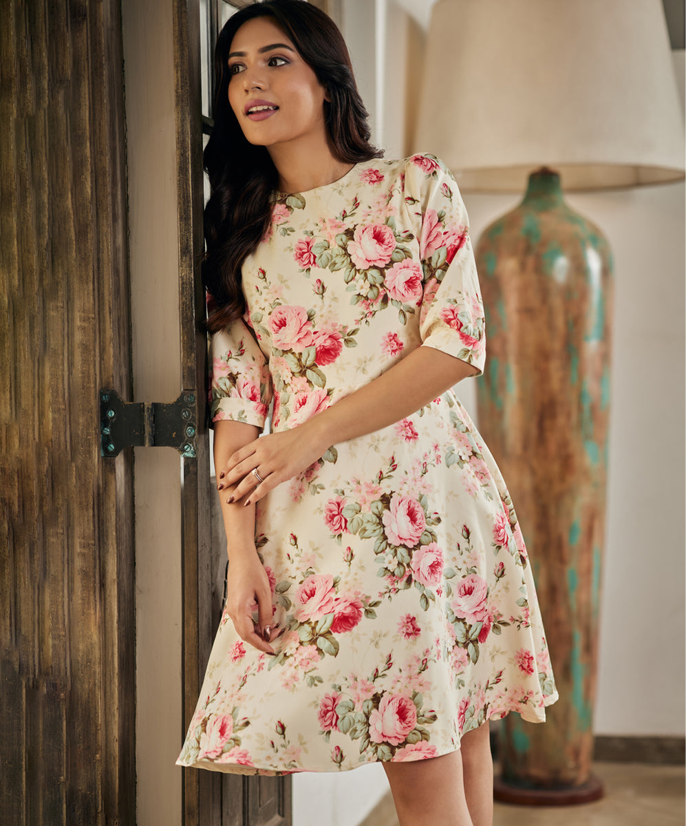 Rose Puff Sleeve Hip Dress