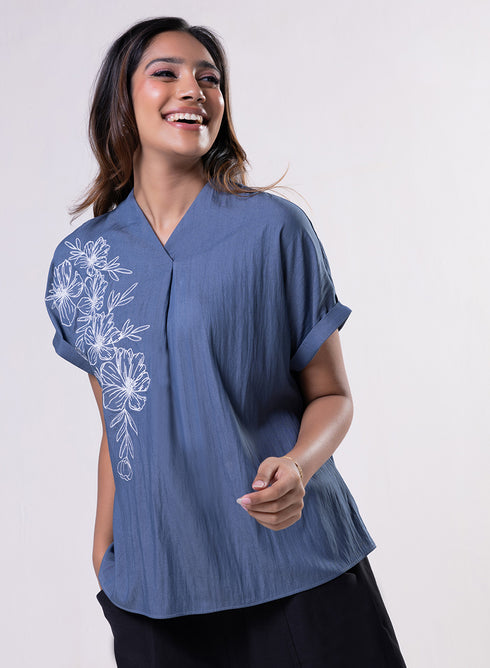 Line Aligned Floral Embroidered Top