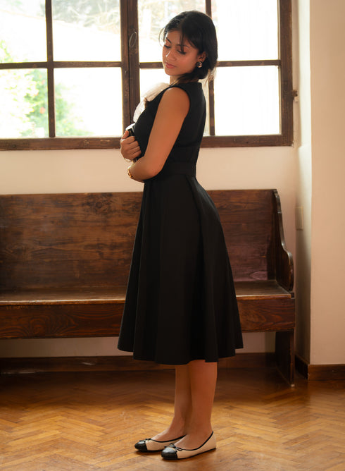 Pleated Sleeveless Straight Cut Dress