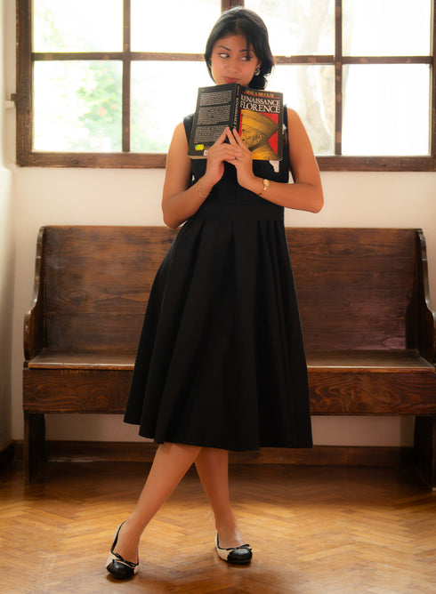 Pleated Sleeveless Straight Cut Dress