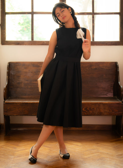 Pleated Sleeveless Straight Cut Dress