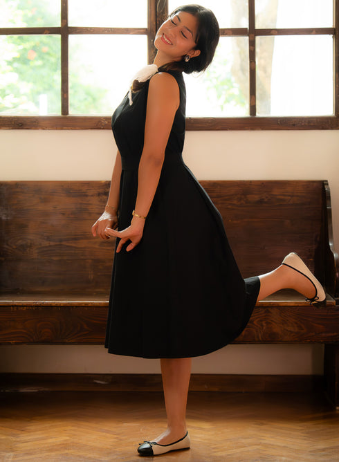 Pleated Sleeveless Straight Cut Dress