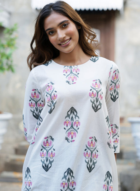 Round Neck Printed Half Sleeve Off-white Kurtha