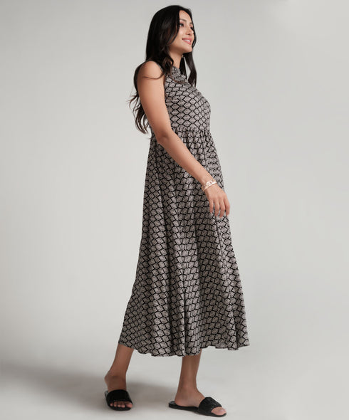 Sleeveless Printed Waist Gathered Black Dress