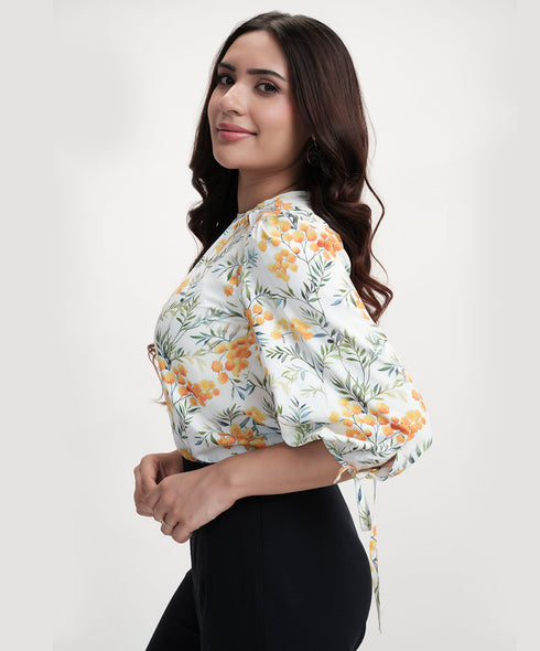 Neck Detailed Half Sleeve Floral Printed Top