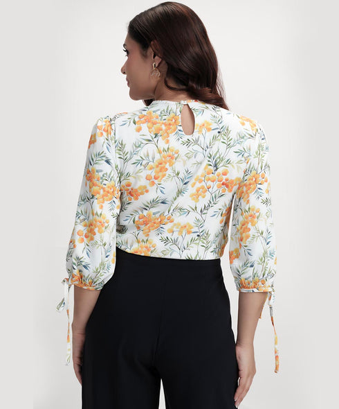 Neck Detailed Half Sleeve Floral Printed Top