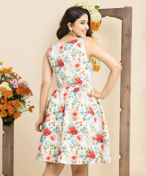 Sleeveless Round Neck Pleated Dress