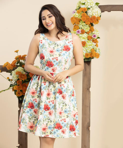 Sleeveless Round Neck Pleated Dress