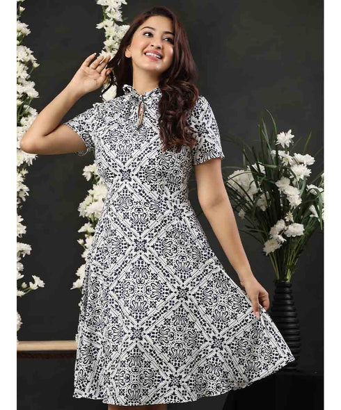 Neck Tie Front Opened Printed Dress