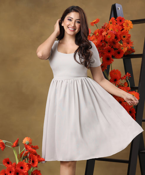 Short Sleeve Deep Neck Gathered Dress