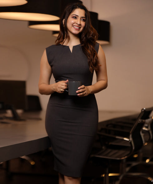 Small V Opened Panel Grey Shift Dress