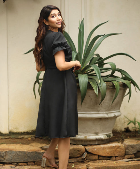 Puffed Sleeve Buttoned Dress