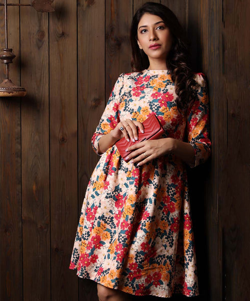 Three Quarter Sleeve Round Neck Dress