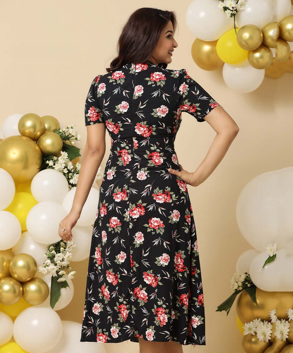 Elegant Buttoned Printed Pockets Midi Dress