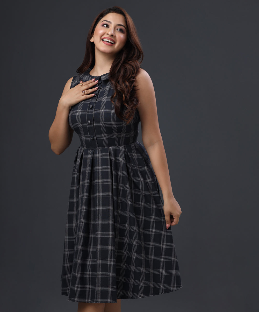 Collared Front Buttoned Check Dress Zigzag Collared Front Buttoned Check Dress Zigzag
